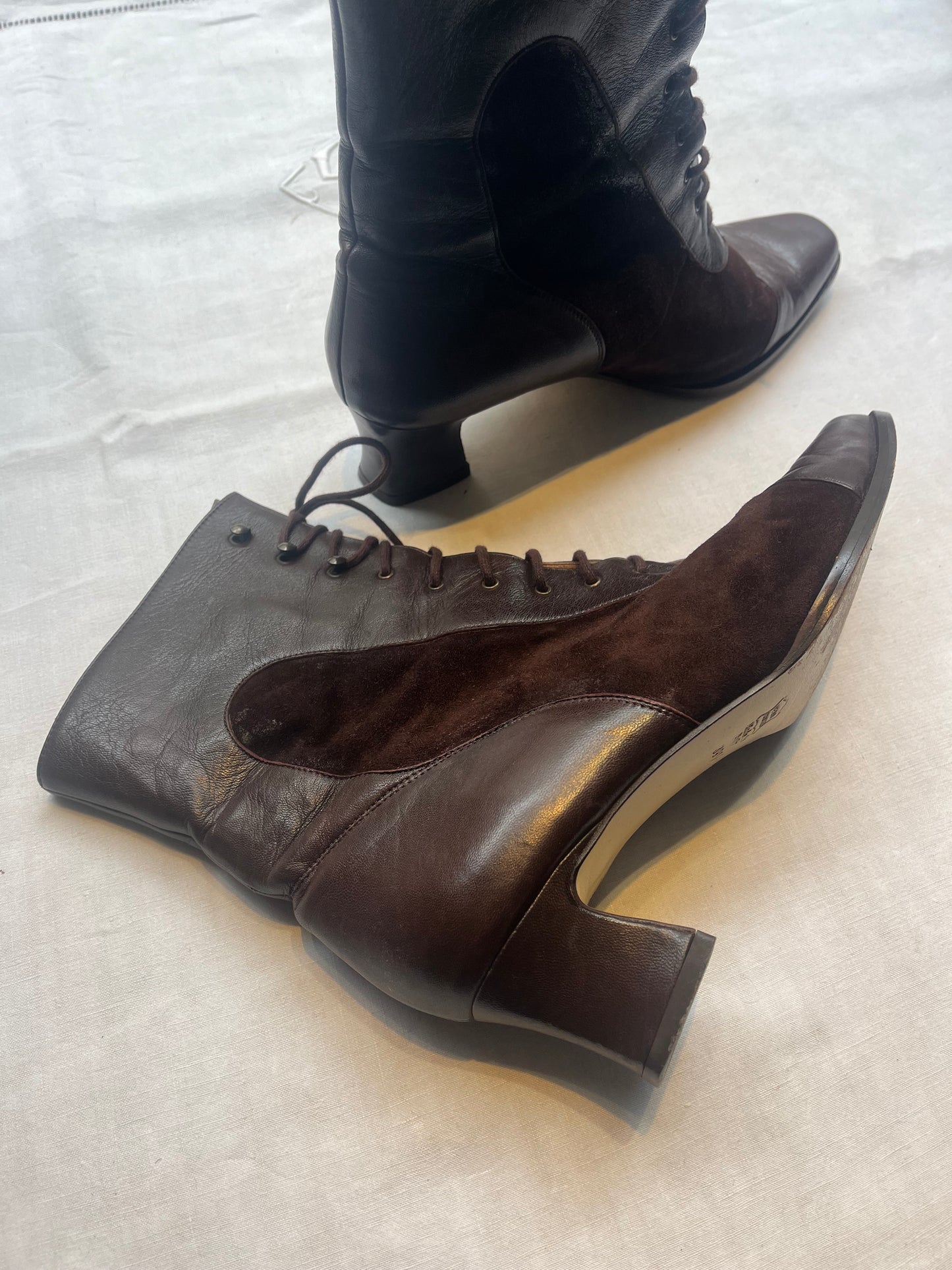 Vintage Brown Leather & Suede Ankle boots /6