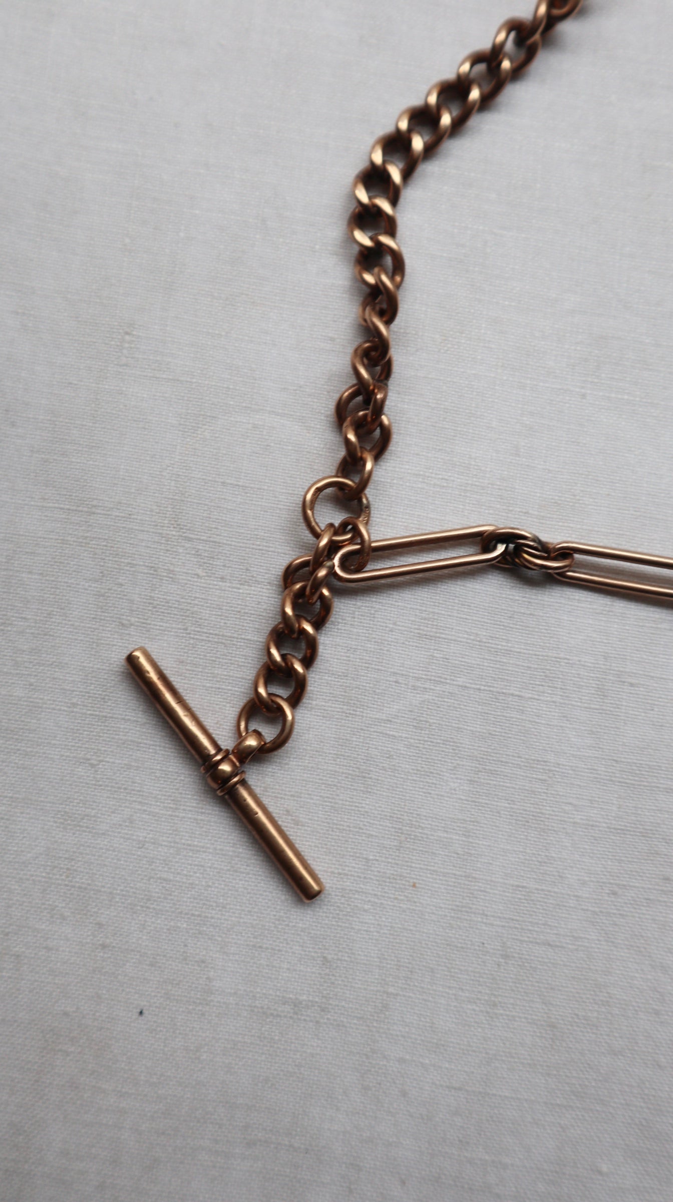 Gold Trumpet Link & T Bar Chain Necklace