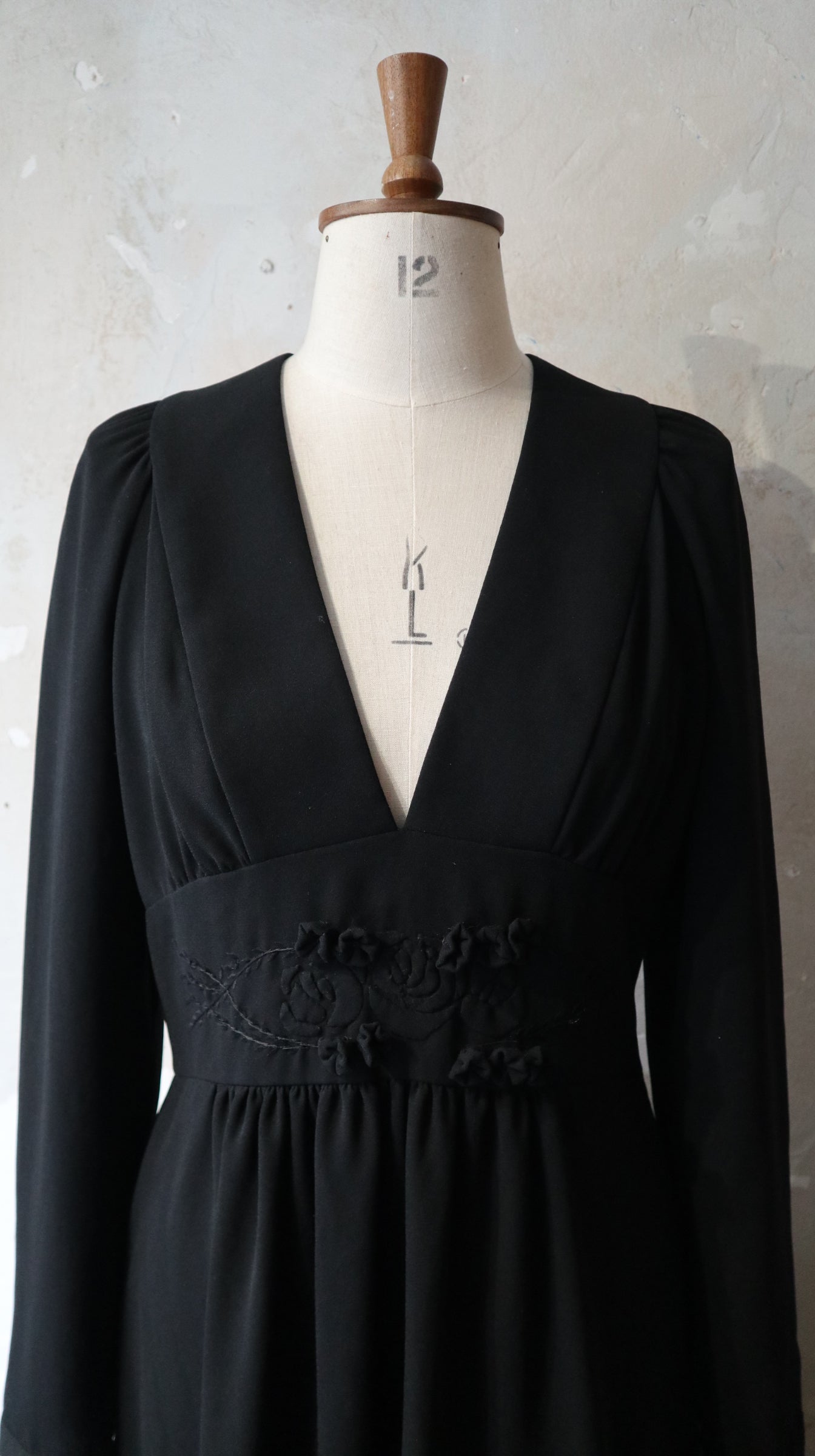 Vintage Black Dress / 12