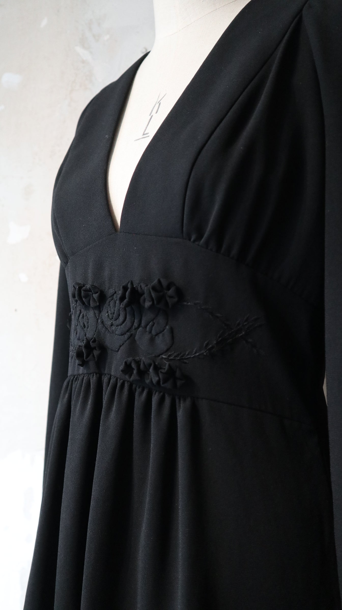 Vintage Black Dress / 12