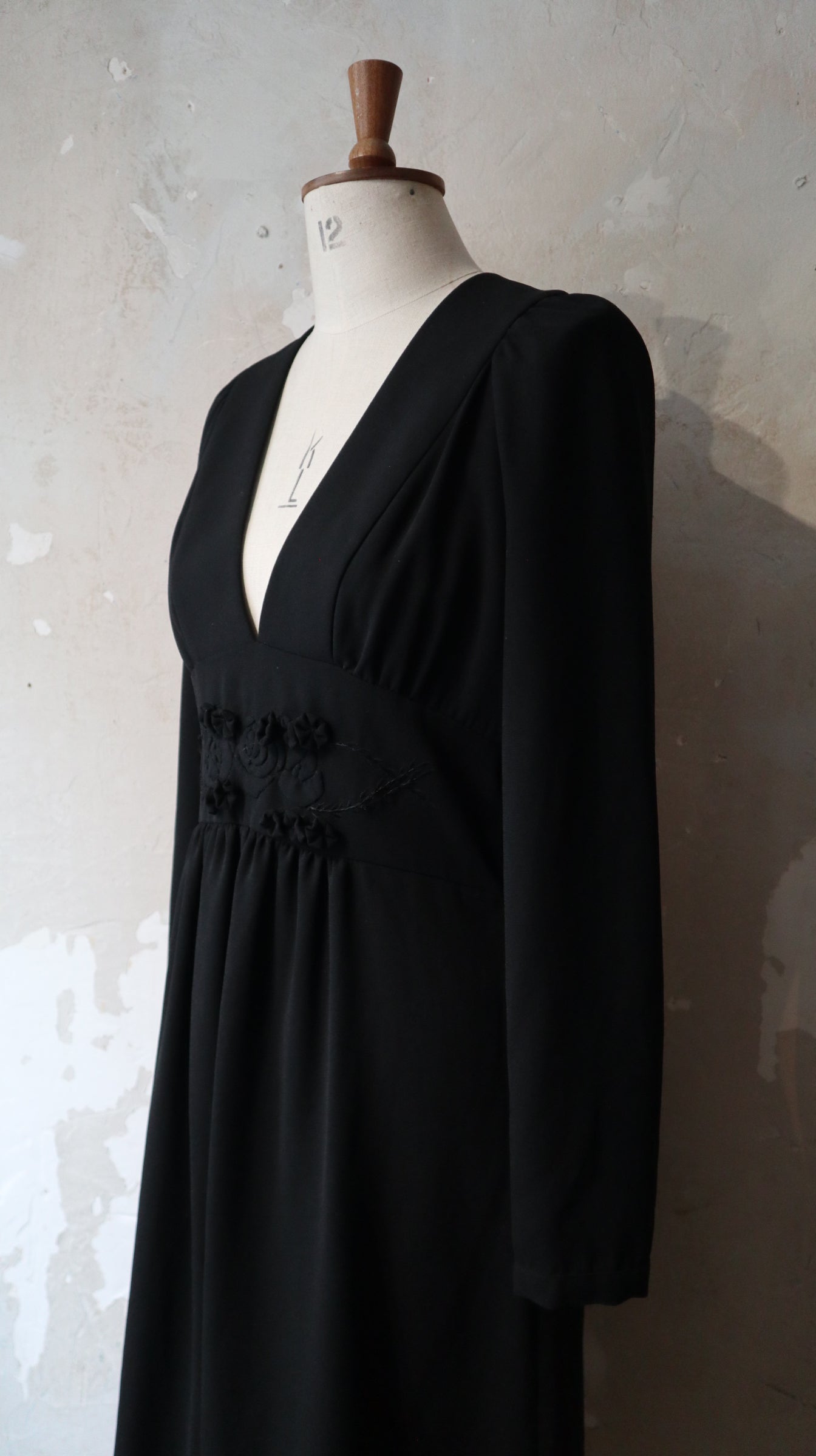 Vintage Black Dress / 12